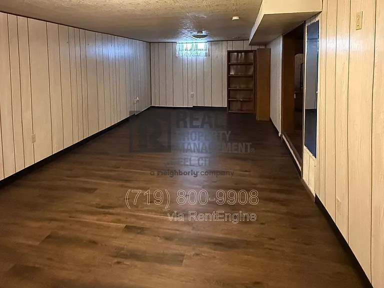 1222 E 3rd St — Photo 13