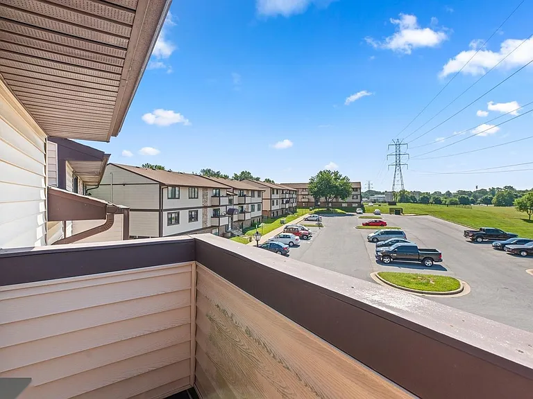 701 Heather Ridge Dr #J — Photo 15