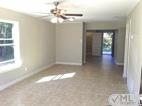 5th image of 131 Killarney Dr