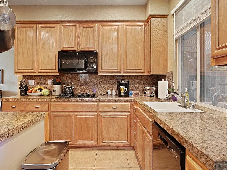 549 Glenbriar Cir — Photo 9