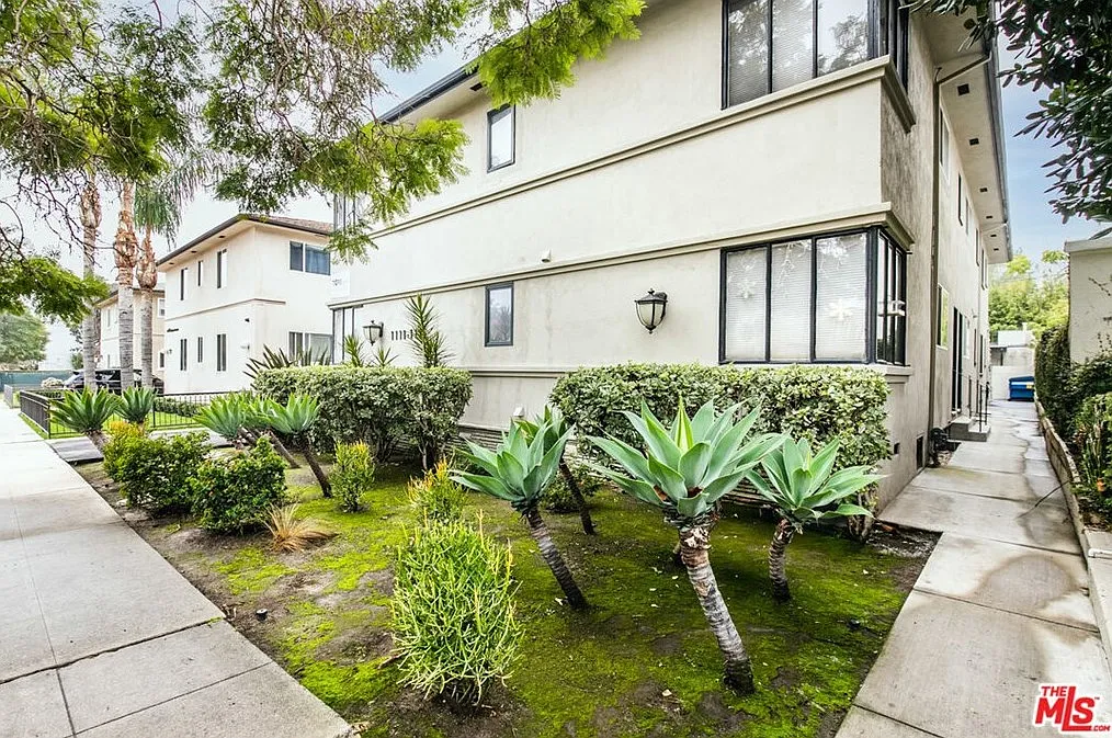 2 bed, 825 sqft, $2,750 — Photo 1