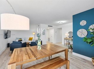 Hillsboro Light Towers, Pompano Beach, FL 33062