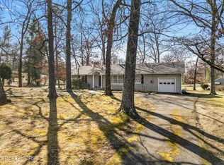 1901 Crestway Dr, Athens, TN 37303