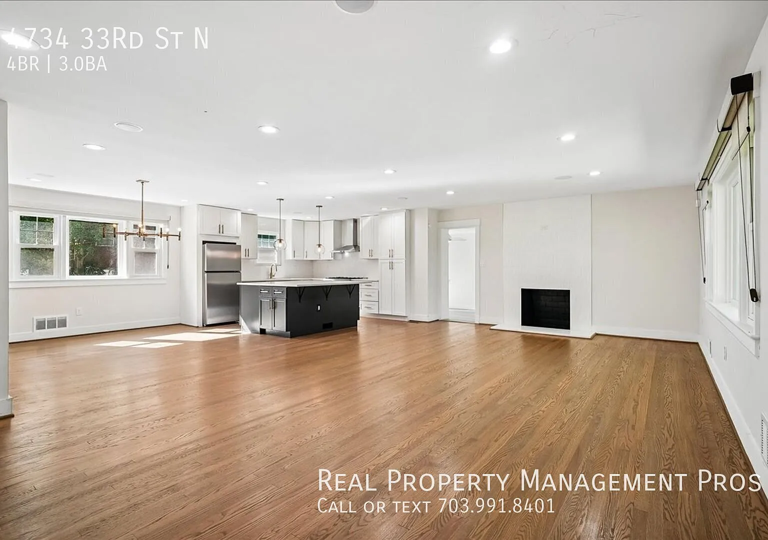 Stunning, Sun- Drench Home in Sought After Country Club Hills! — Photo 4