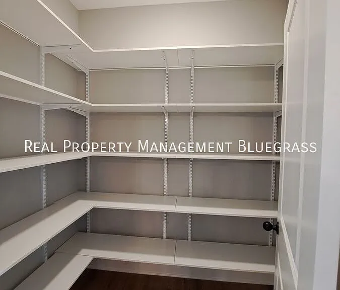 2524 Spring Leaf Ct — Photo 8