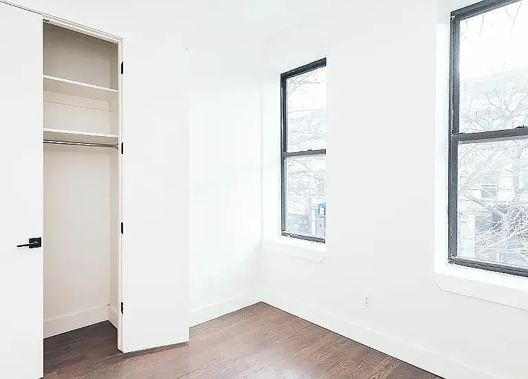 659 Seneca Ave #2L — Photo 4
