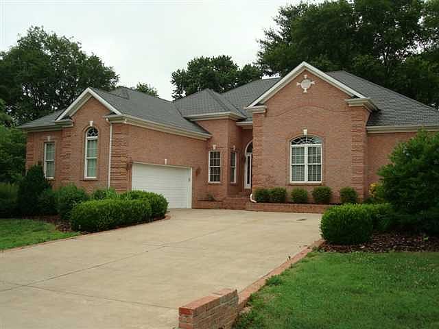 1st image of 842 Chippendale Dr
