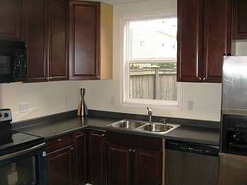 4th image of 318 N 30th St