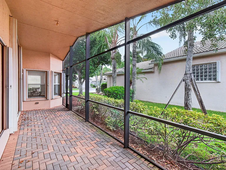 9895 Tallyrand Dr — Photo 21
