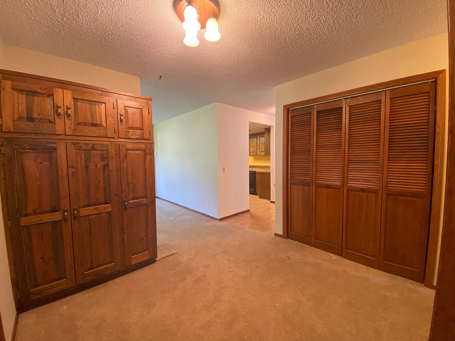3 bedroom 2 bath house with spectacular views! — Photo 2