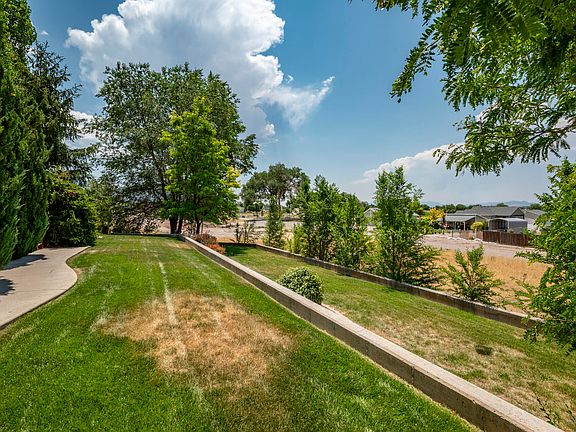 4th image of 5088 N Veterans Memorial Dr