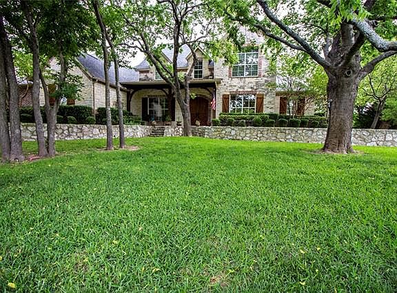 3rd image of 620 Oakmont Ct