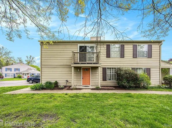 3127 Sunnyside Ct, Lake Orion, MI 48360