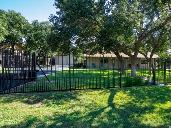 718 EASTVIEW DR, Canyon Lake, TX 78133