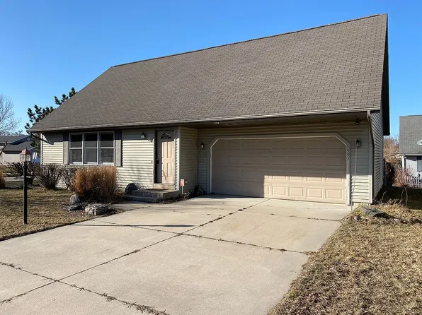 992 Spring Crossing Dr, Middlebury, IN 46540