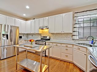 89 Loft Dr, Martinsville, NJ 08836