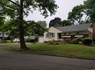 3 Diellen Ct, Commack, NY 11725