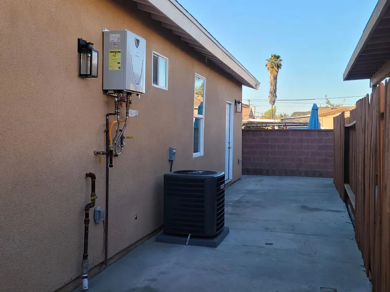 14711 S Norwalk Blvd — Photo 16