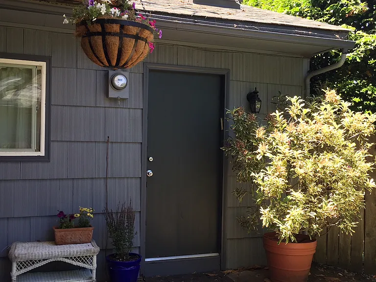 Loma Linda Ln — Photo 8