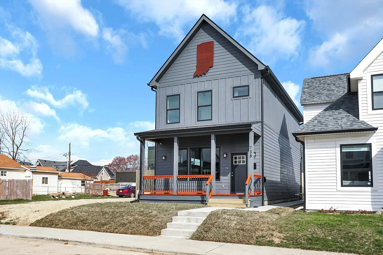 738 Terrace Ave — Photo 2
