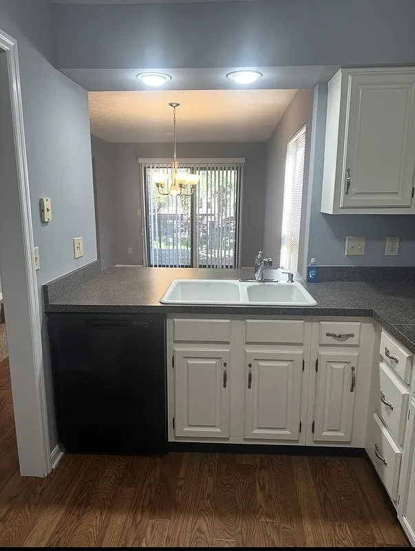 4 bed, 3.0 bath, 1344 sqft, $1,850 — Photo 2