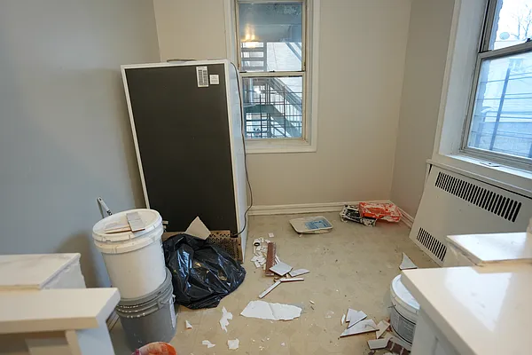 Rented by Norman Raindel, LREB | media 41