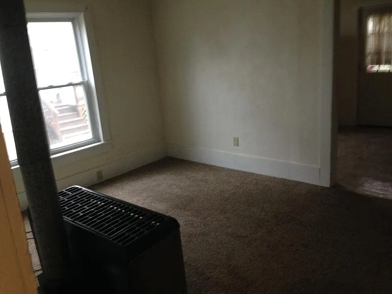 21 S Carver St — Photo 2
