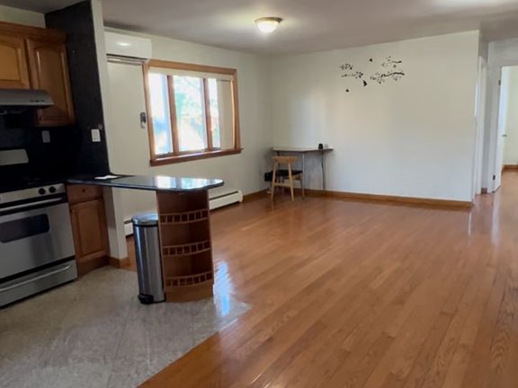 2nd image of 15620 Sanford Ave Floor 3