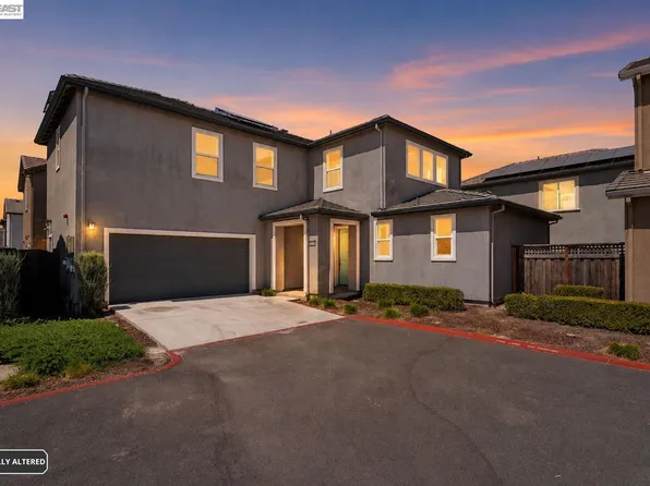 2107 Daimler St, Lathrop, CA 95330