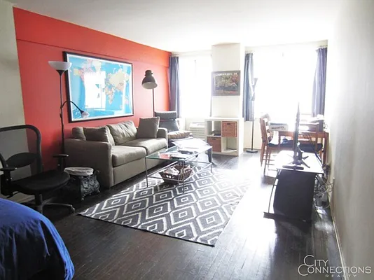 Rented by City Connections Realty | media 9