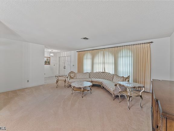 2nd image of 315 SE 20th Ct