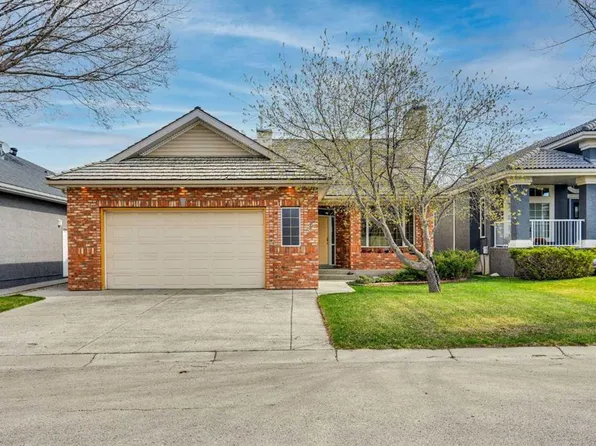 82 W Valley Ridge Point NW, Calgary, AB T3B 5R7