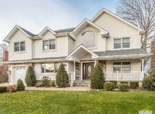 296 Grange St, Franklin Square, NY 11010