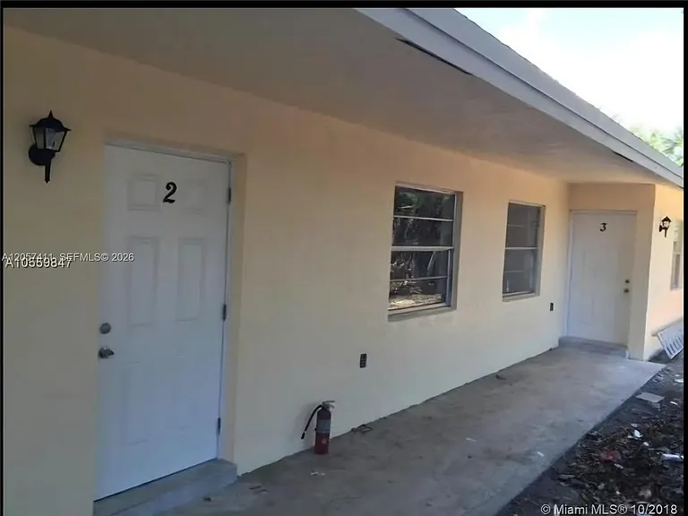853 SW 9th Ct #2 — Photo 2