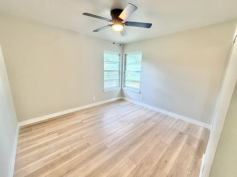 7510 Stagecoach Dr — Photo 23