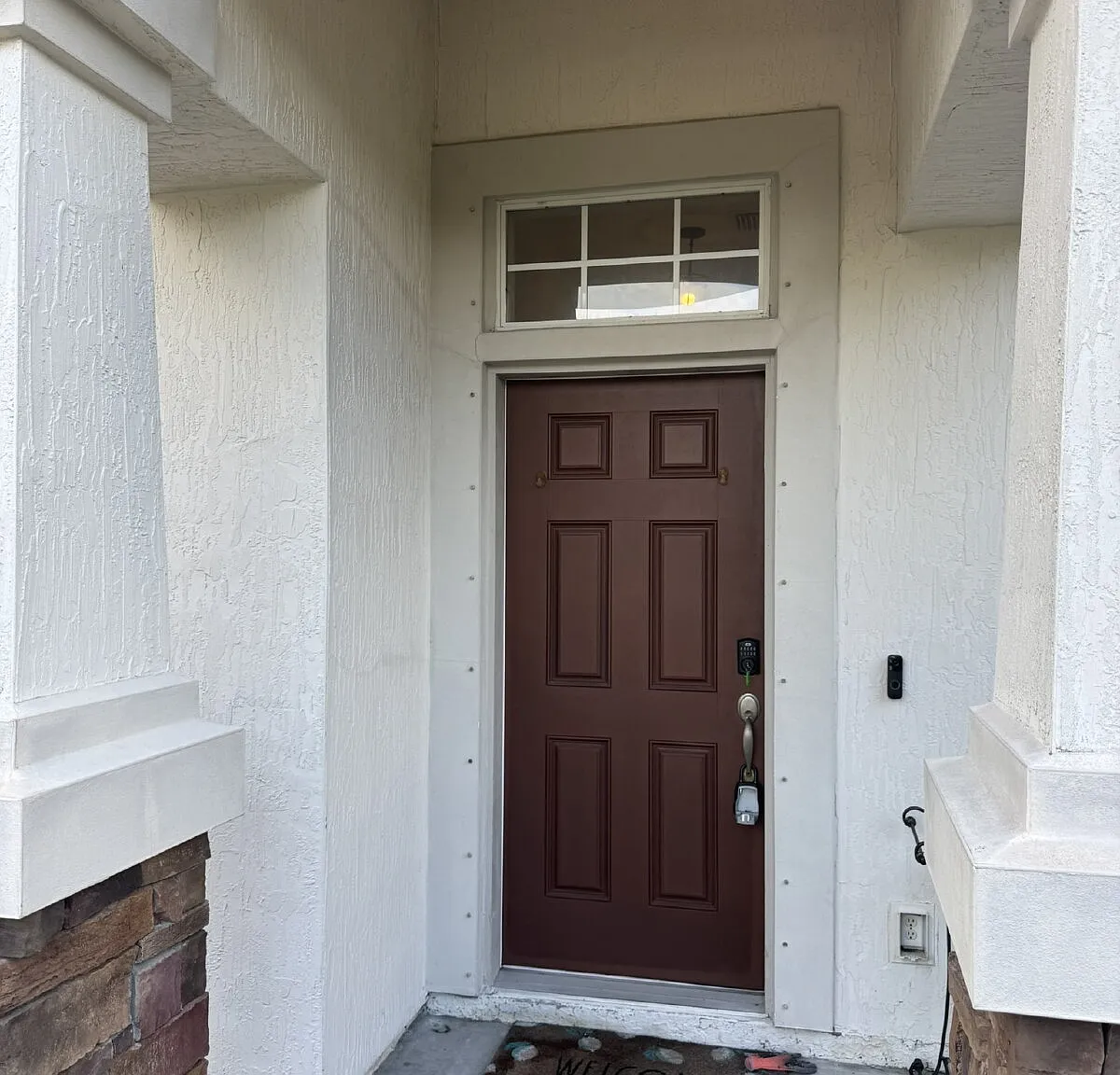 4 bed, 2.0 bath, 2304 sqft, $2,500 — Photo 2