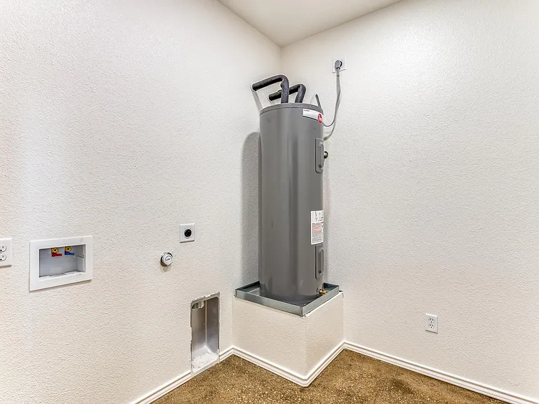 112 Dealva Ct — Photo 12