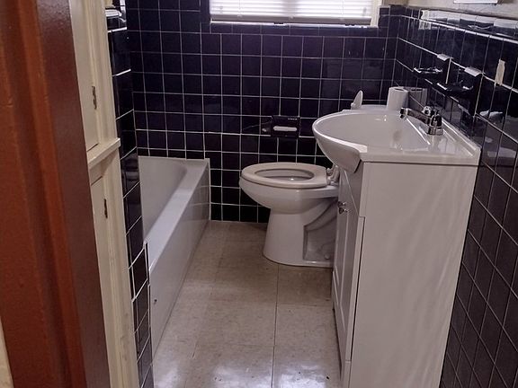 3rd image of 1203 Waddell Ave