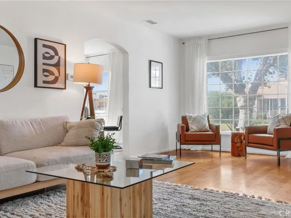 6712 W 87th Pl, Los Angeles, CA 90045