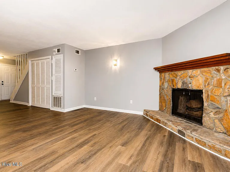 465 Forest Hills Dr — Photo 3