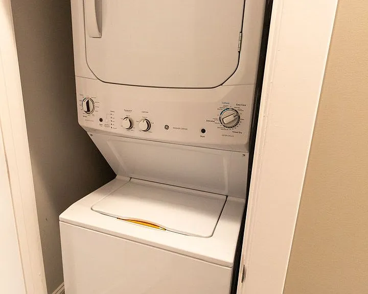 Pf-Arg, 2618 W Evergreen Llc — Photo 26