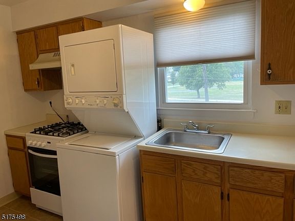 5th image of 43 Conforti Ave APT 10