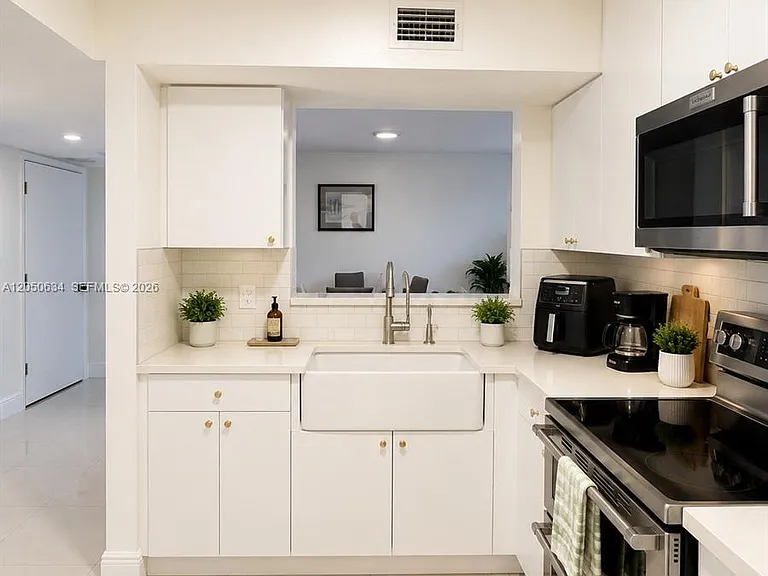 4720 NW 114th Ave #101 — Photo 6