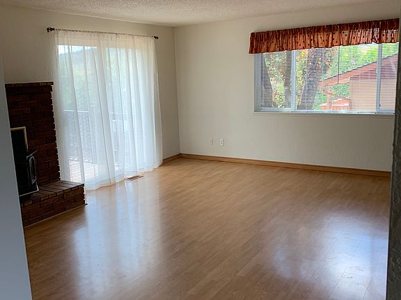 Sliding glass doors to back 