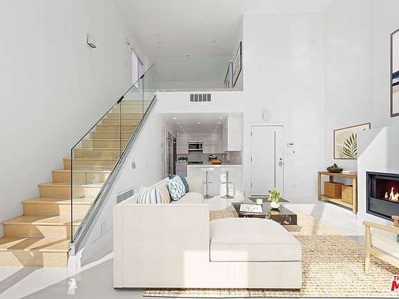 3rd image of 2419 Ocean Front Walk