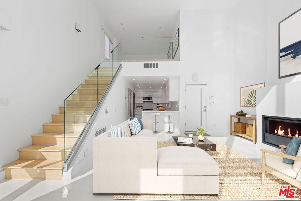 2419 Ocean Front Walk, Venice, CA - View 3