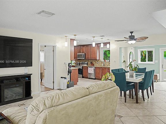 3rd image of 301 SW 65th Ave
