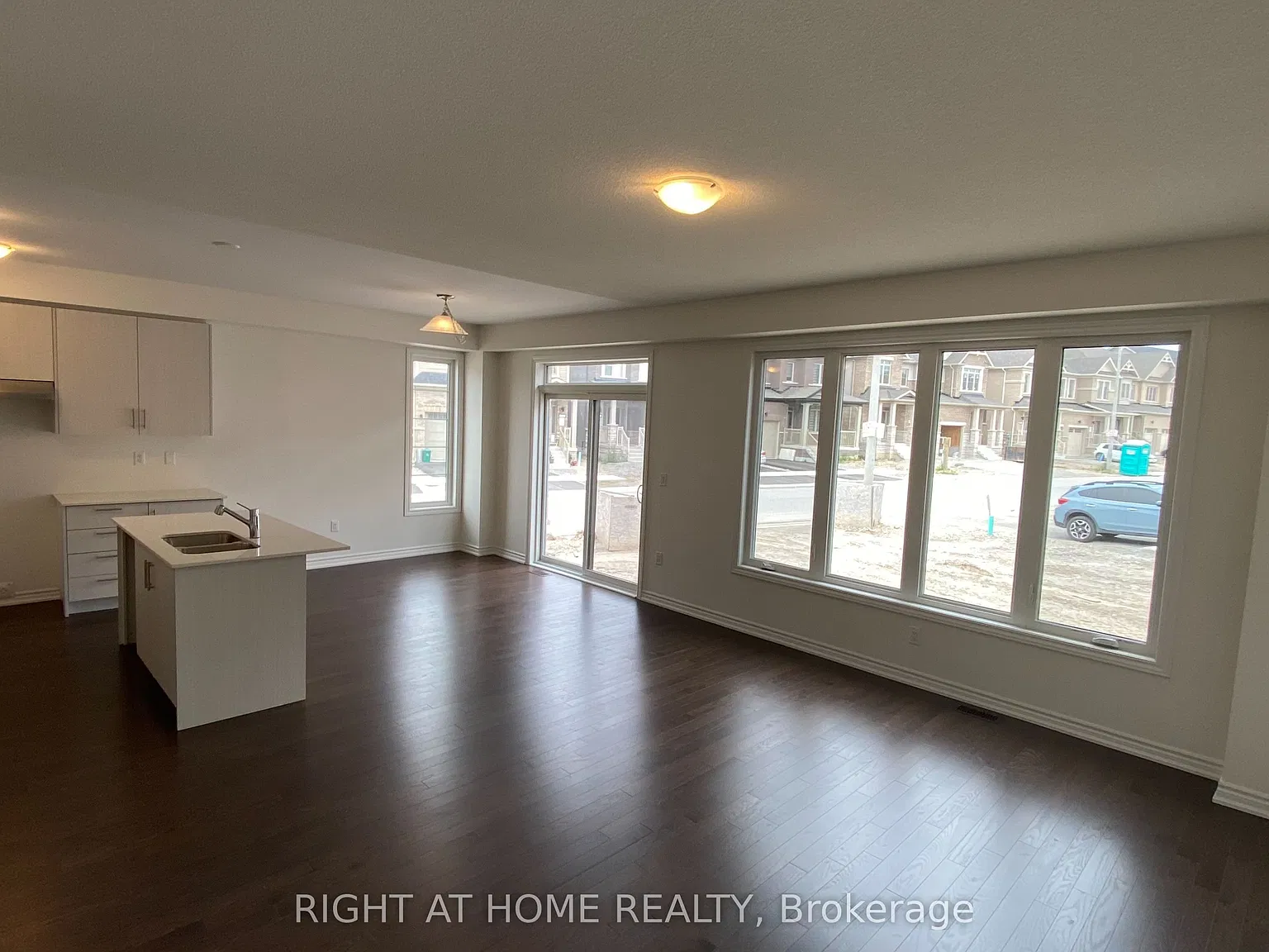 4 bed, $2,999 — Photo 4