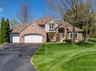 2302 Cairnwell Dr, Belvidere, IL 61008