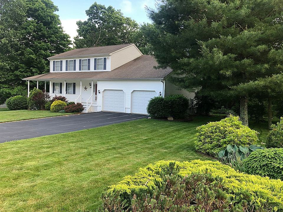 2nd image of 19 Damato Dr